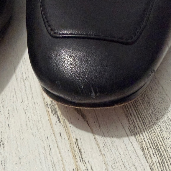 Tory Burch Amelia Black Leather Women's Loafers with Gold Accents Size 7.5 - Picture 15 of 15